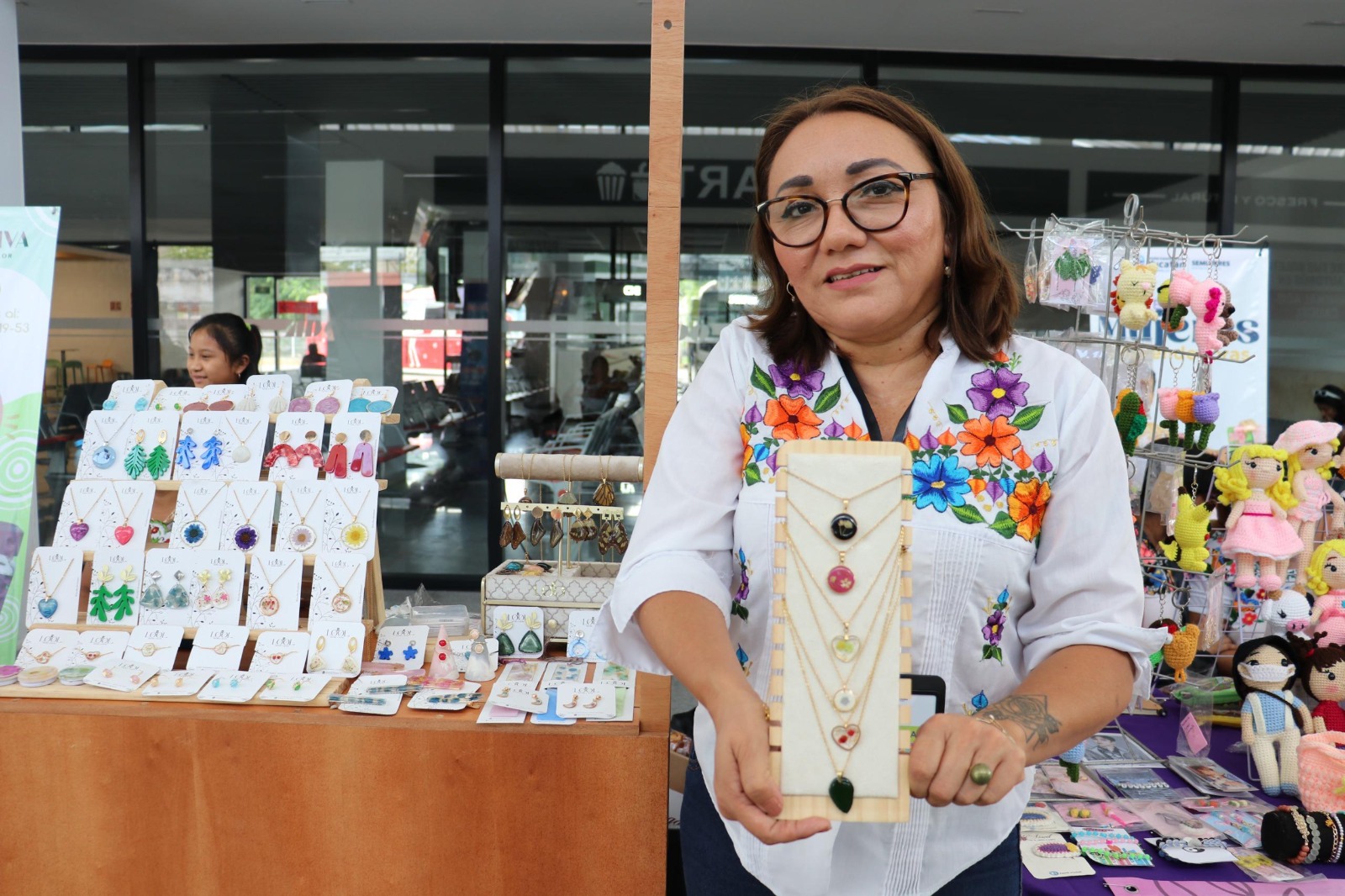 Llevan Feria Navideña de Mujeres Emprendedoras a la Plaza Grande