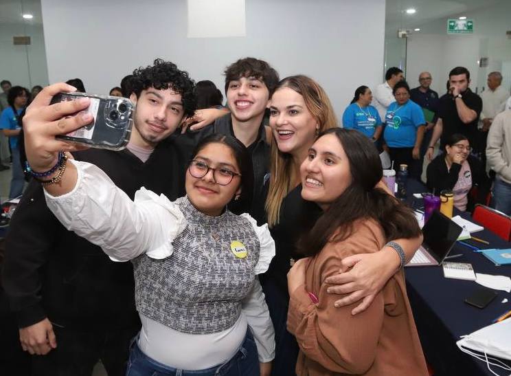 Cecilia Patrón y jóvenes meridanos inician trabajos del laboratorio de innovación social