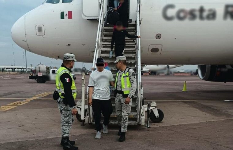 Tras «recibir amenazas», un pasajero intenta desviar vuelo de Volaris hacia EE.UU.