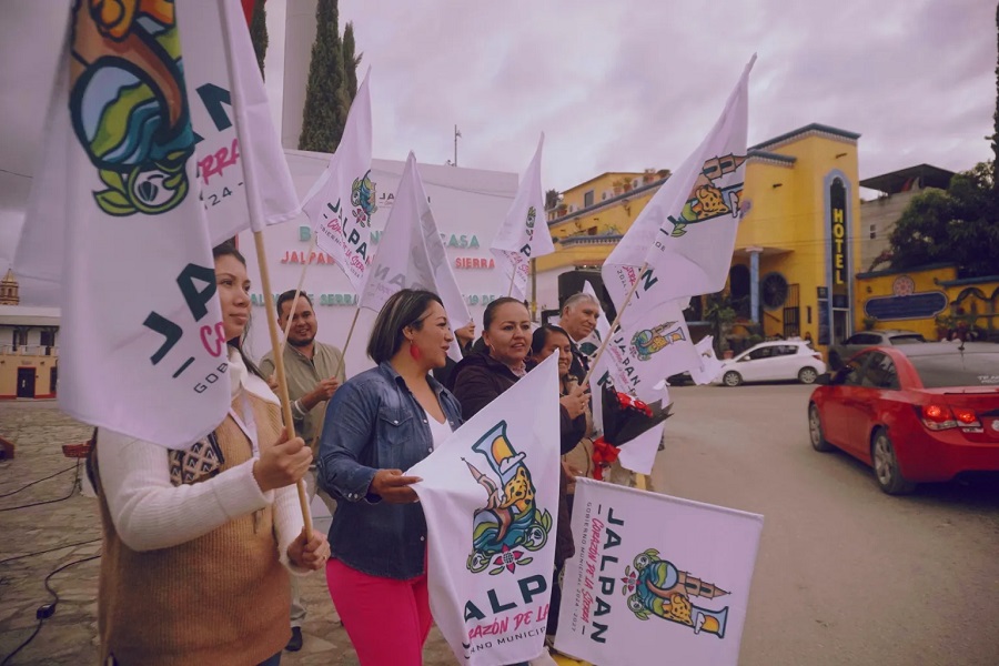 Unos 20 mil mexicanos en EE.UU. regresan a su país en caravana para pasar fin de año