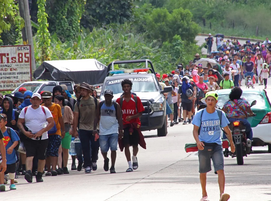 Pese a las amenazas de Trump, las caravanas de migrantes no se detienen