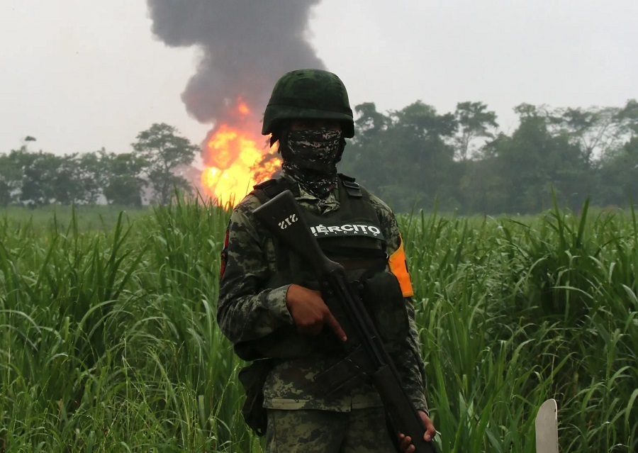 Explota narcomina entre Michoacán y Jalisco: dos soldados muertos y 13 heridos