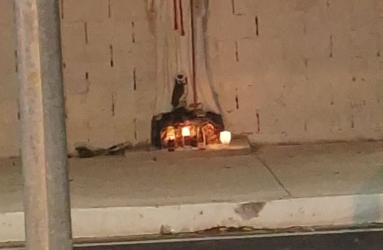 Colocan altar a la Santa Muerte en calles de Mérida… ¿Y la policía de Saidén apá?