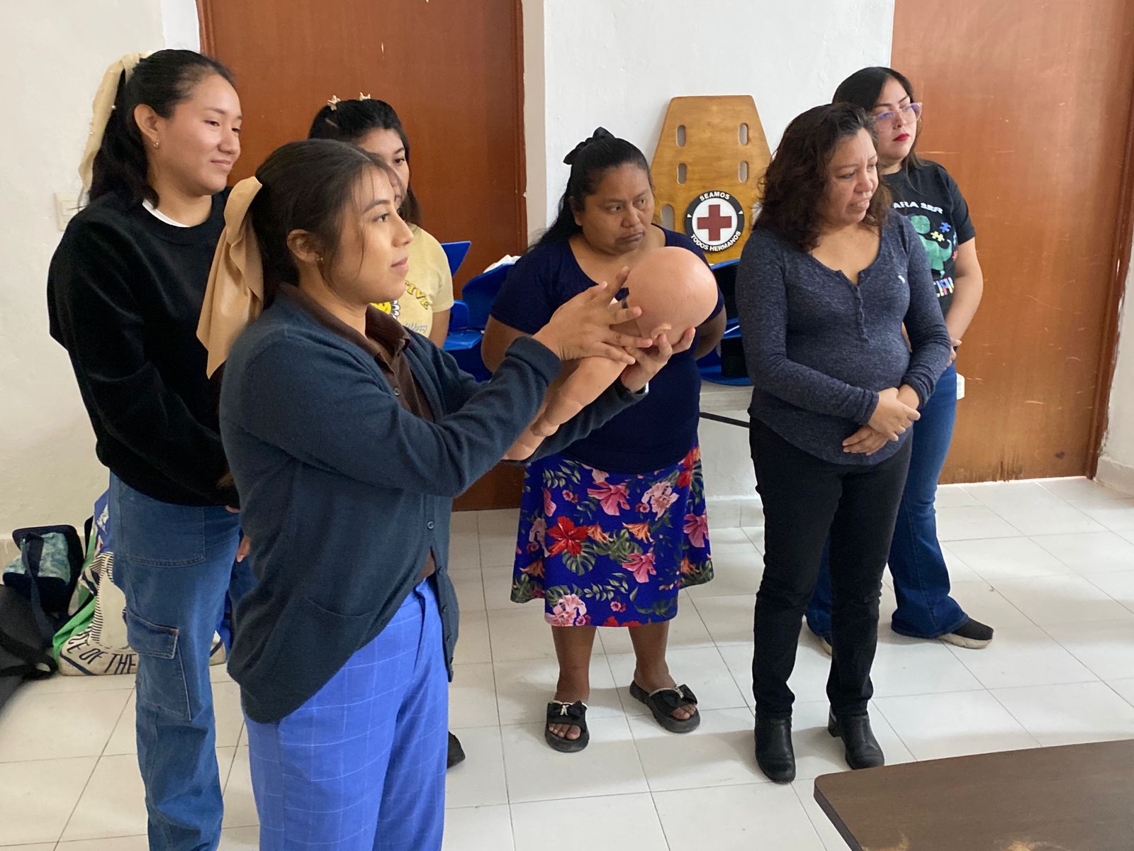 El DIF Mérida y la Cruz Roja ofrecen cursos de primeros auxilios para asociaciones civiles