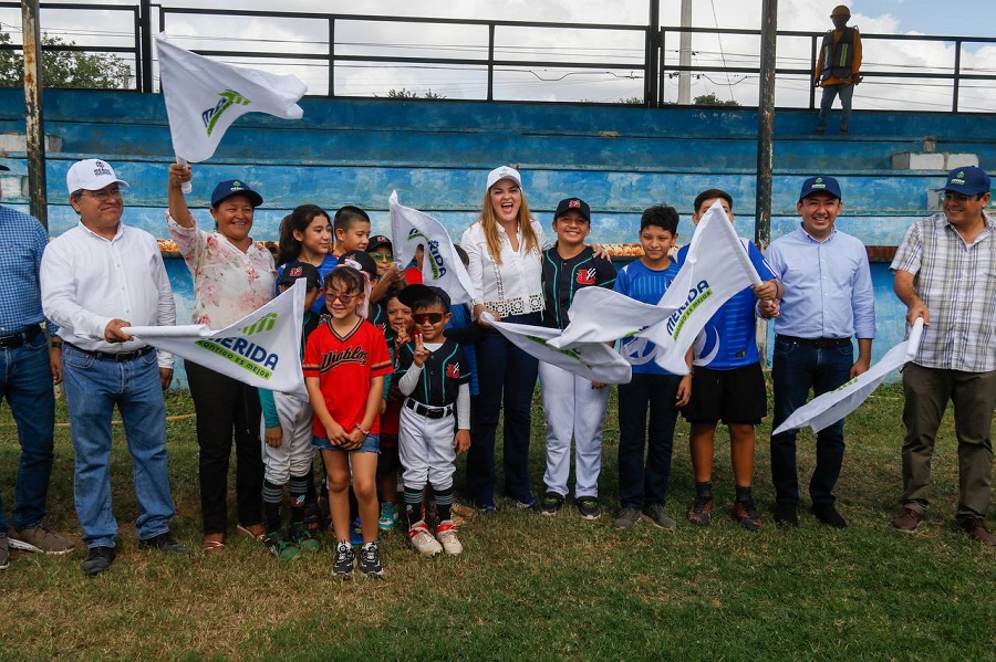 Inicia Cecilia Patrón el año con  rehabilitación de campos deportivos de la Bojórquez