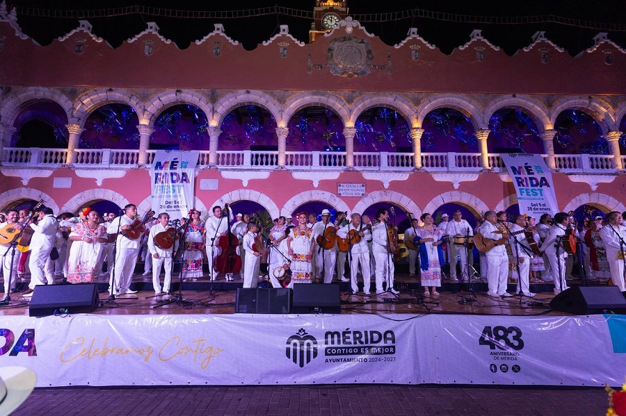 Cecilia Patrón inaugura los festejos por el aniversario de Mérida