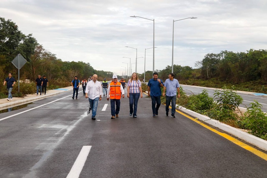 Cecilia Patrón entrega nueva avenida en Sodzil Norte