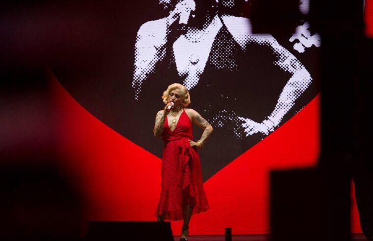 El Centro Histórico vibra con Mon Laferte en el Mérida Fest 2025