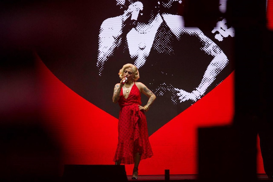 El Centro Histórico vibra con Mon Laferte en el Mérida Fest 2025