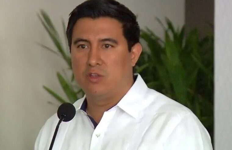 Se deshace Huacho Díaz de  Hernández Kotasek; lo recluta la gobernadora de Q.Roo