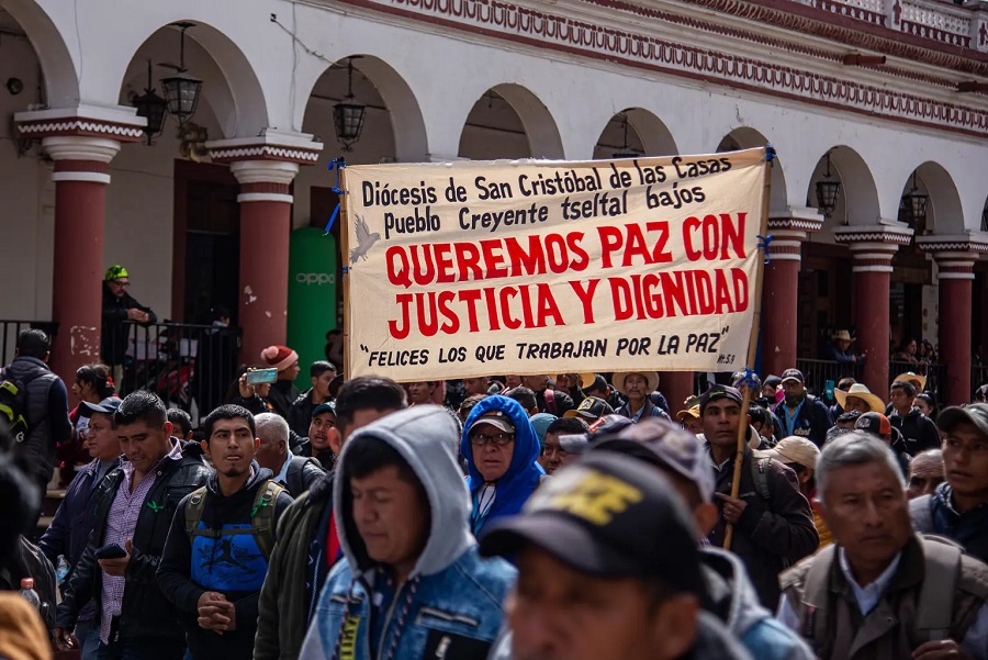 Miles de indígenas marchan en Chiapas ante la inseguridad y la violencia