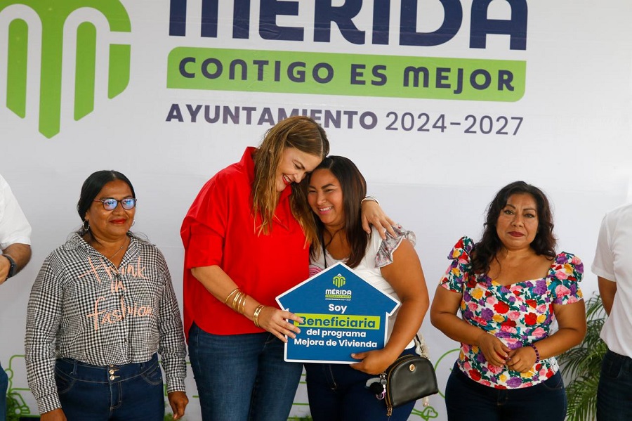 Entrega Cecilia Patrón acciones de vivienda en el sur de Mérida