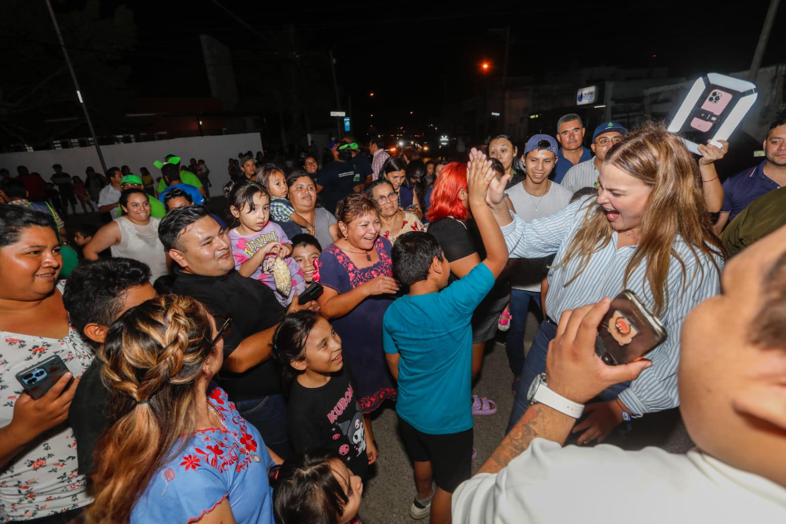 Celebra Cecilia Patrón a la niñez meridana con cuatro caravanasy otras sorpresas