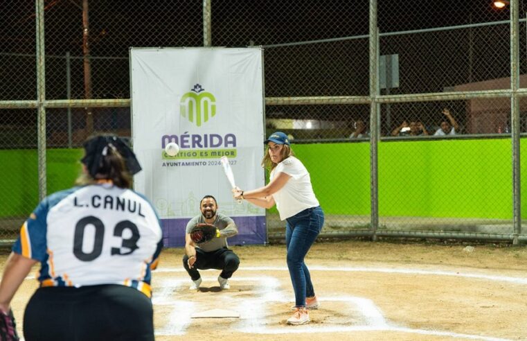 Entrega Cecilia Patrón el campo de béisbol diseñado por vecinos de la Emiliano Zapata Sur