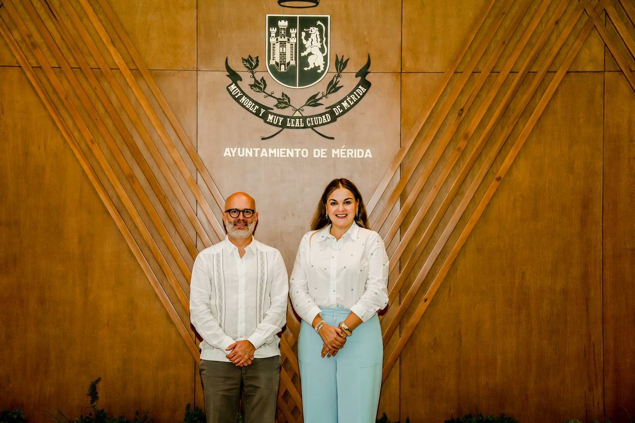 Visita el Ayuntamiento de Mérida el presidente de Grupo Santander México