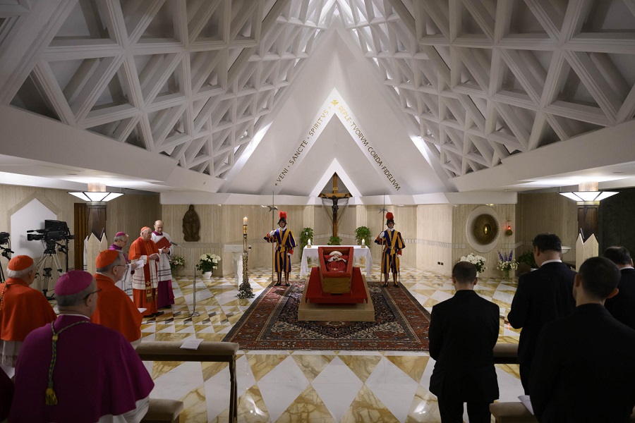 El Papa Francisco murió por derrame cerebral y colapso cardiovascular irreversible