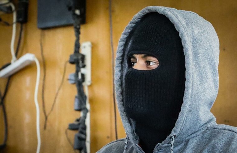 Cárteles usan emojis, hashtags y audios virales en TikTok para reclutar a jóvenes