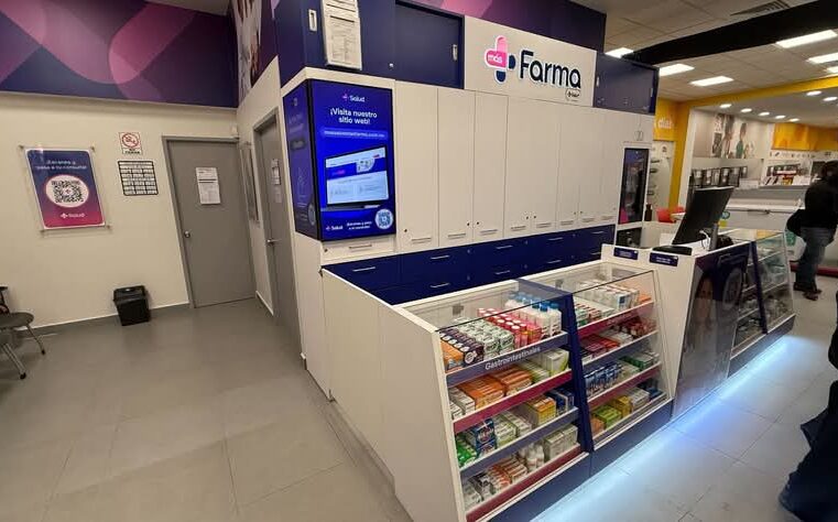 Ricardo Salinas le competirá al Dr. Simi con consultorios y farmacias popularrs