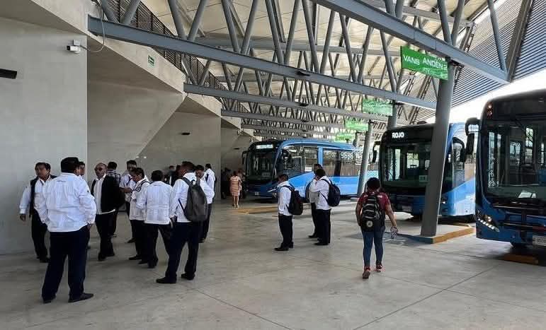 Operadores del «Va y Ven» realizan paro por falta de pago de utilidades