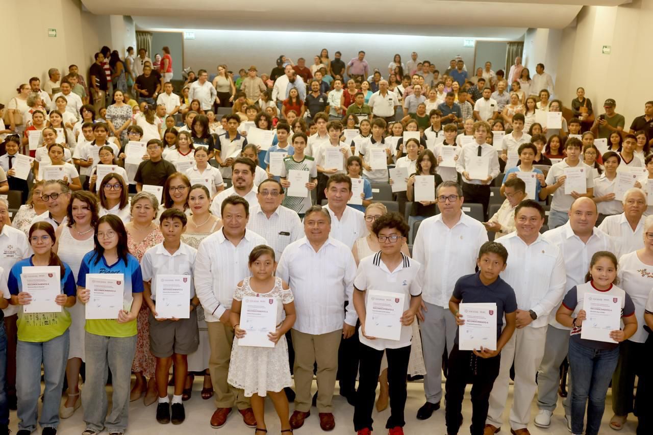 Reconocen a estudiantes destacados en la Olimpiada Mexicana de Informática 2025