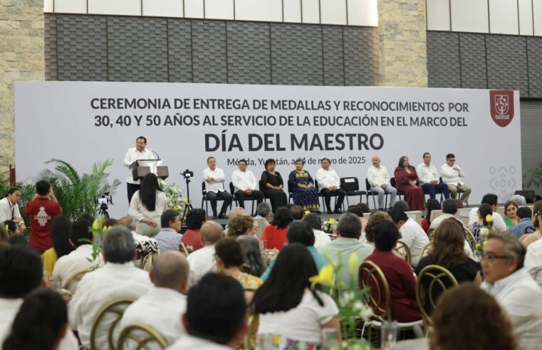 Asegura Huacho Diaz que el magisterio es el cambio profundo en Yucatán