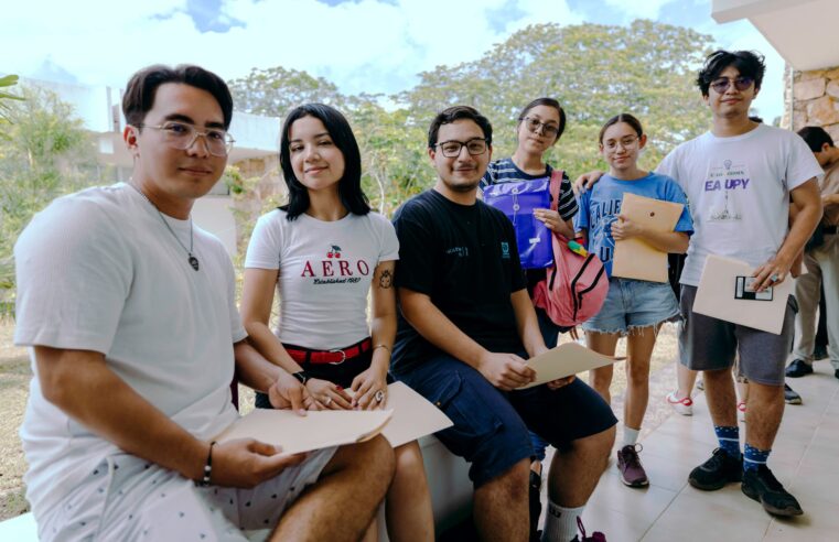 Anuncian a estudiantes seleccionados para estancia en el extranjero