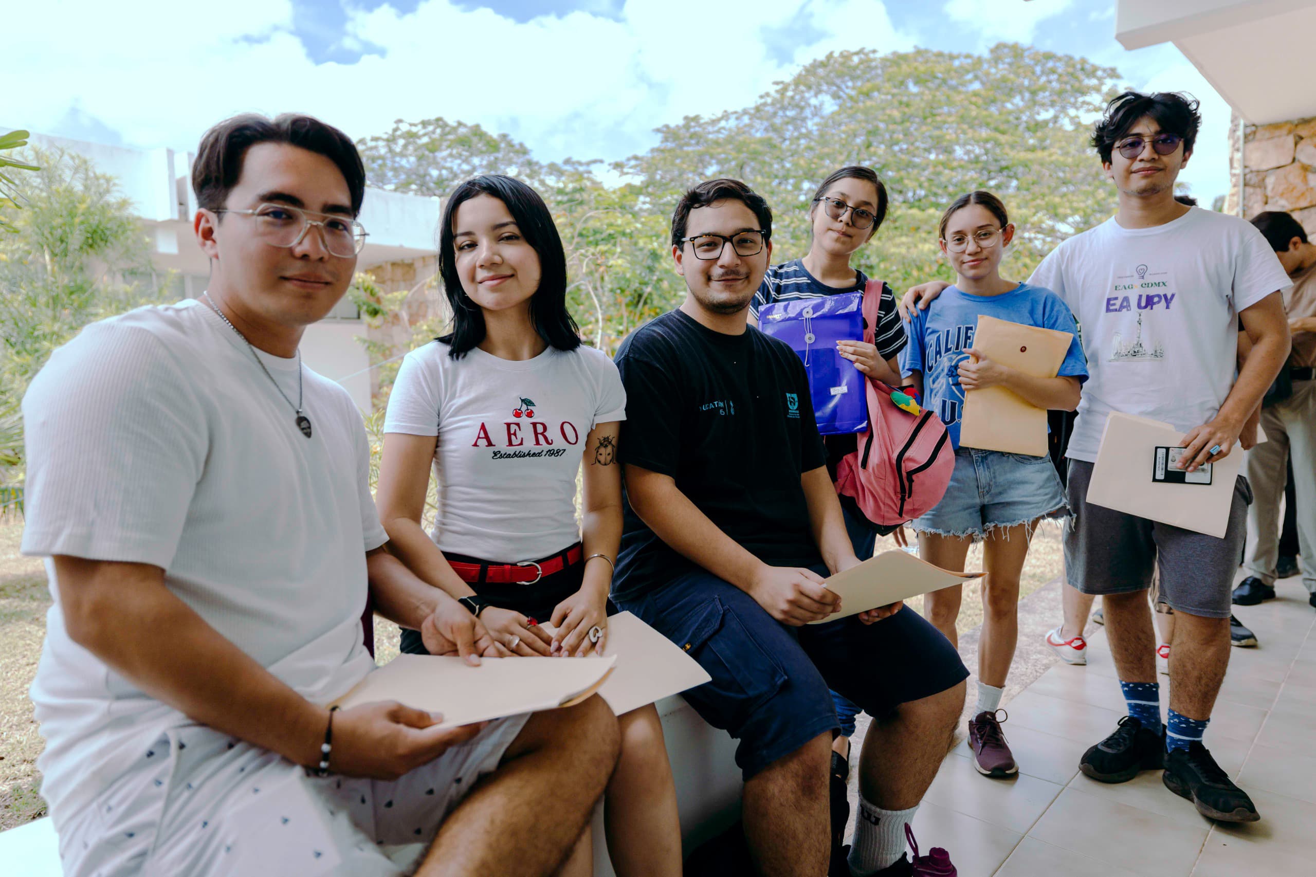 Anuncian a estudiantes seleccionados para estancia en el extranjero