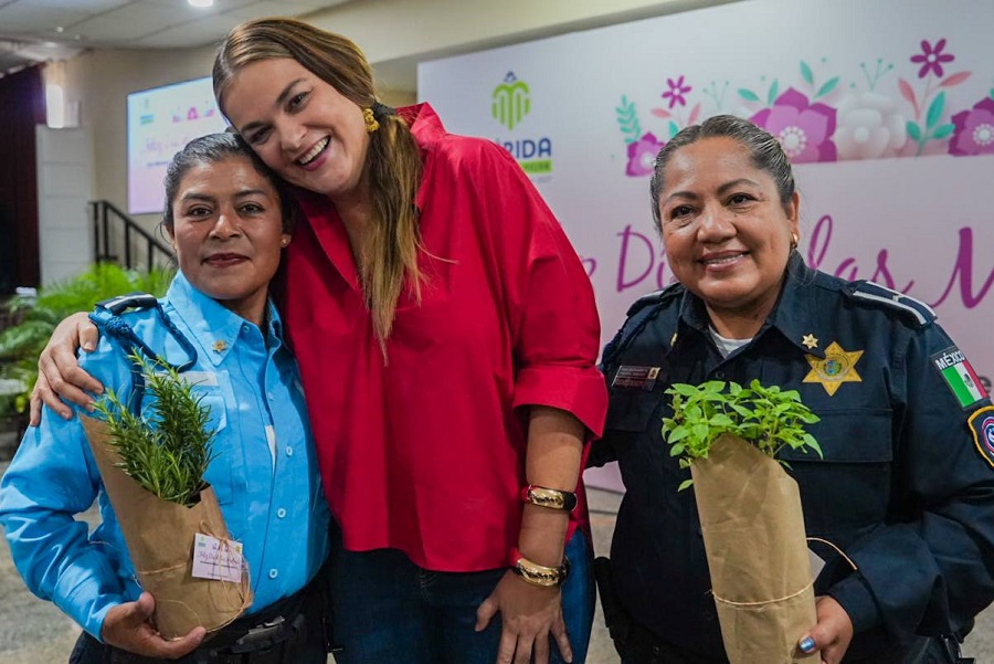 Cecilia Patrón celebra a las madres que protegen a los meridanos