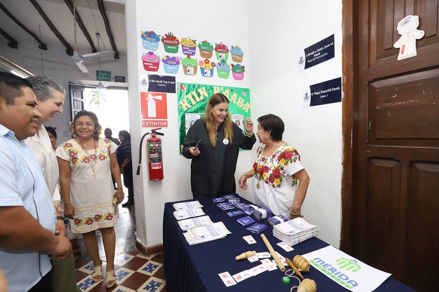 Academia de Lengua Maya ‘Itzamná’ celebra 4 décadas de fomentar la lengua indígena