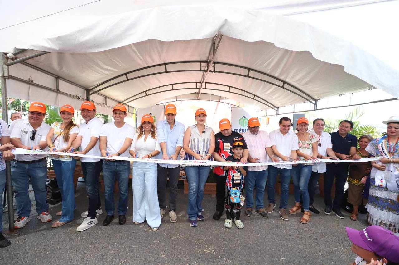 La Fiesta de la Chicharra se apodera de Xcalachén; Cecilia Patrón inaugura el festival
