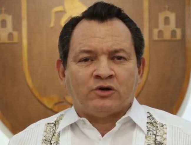 Gobernador de Yucatán celebra acuerdos con el magisterio