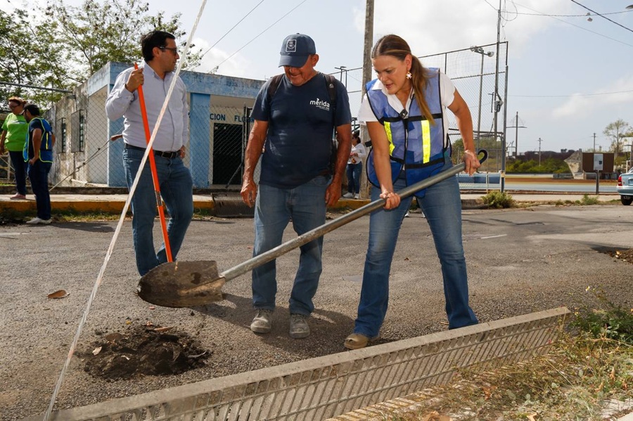 Cecilia Patrón dispone limpieza de rejillas para mitigar el impacto de las lluvias