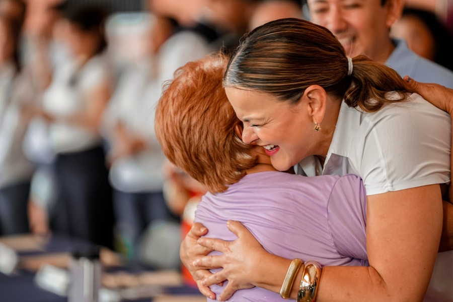 Atiende Cecilia Patrón las necesidades de los meridanos en el Miércoles Ciudadano