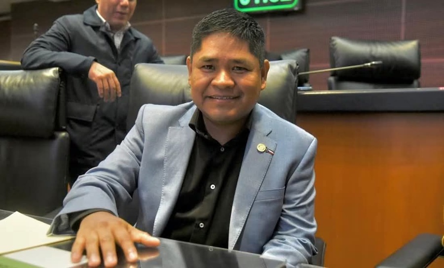 Erasmo Catarino, de La Academia al Senado por unos días