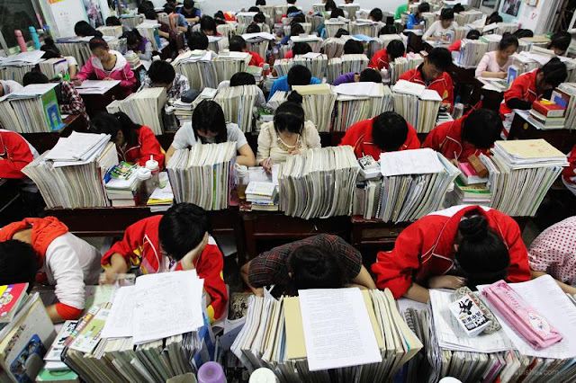 China bloquea «acordeones digitales» en examen nacional para la universidad