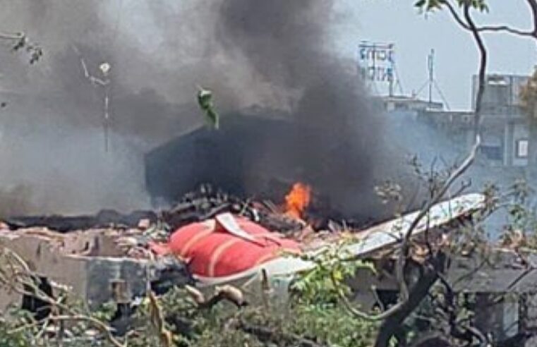 Un avión se estrella en la India poco después del despegue