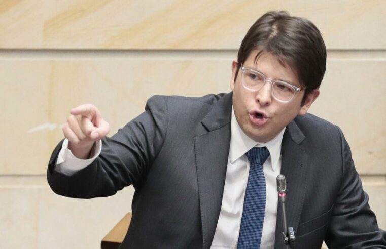 Atentan contra Miguel Uribe Turbay, aspirante presidencial colombiano