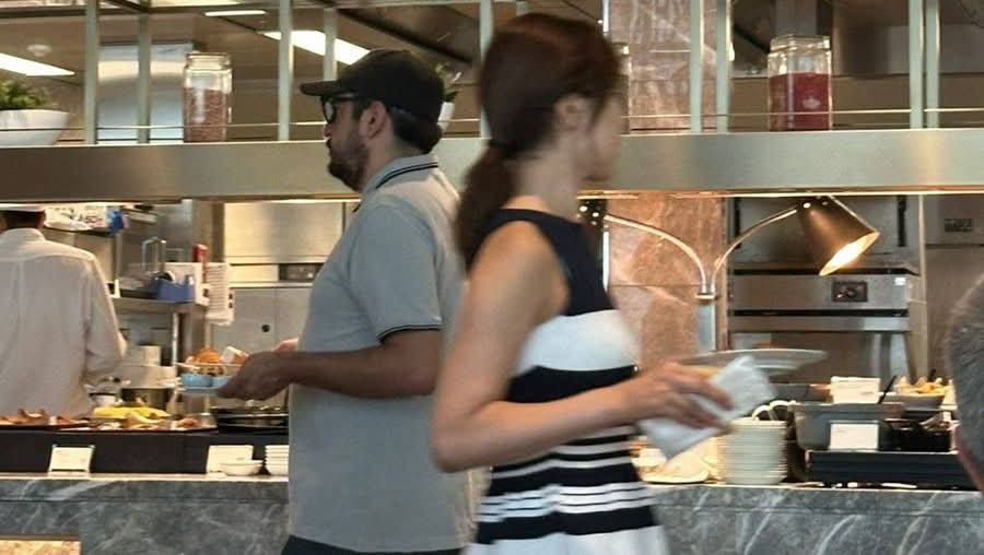 Sorprenden a Andy López Beltrán en lujoso hotel de Tokio