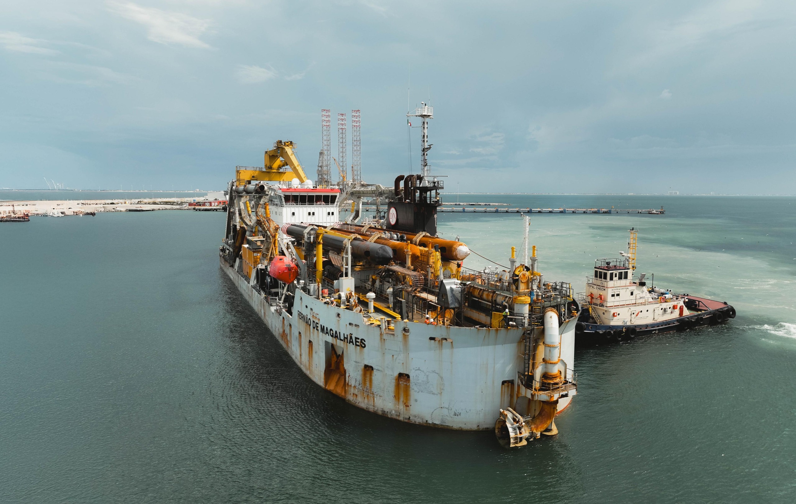 Draga de clase mundial ancla en Progreso para transformar puertos yucatecos