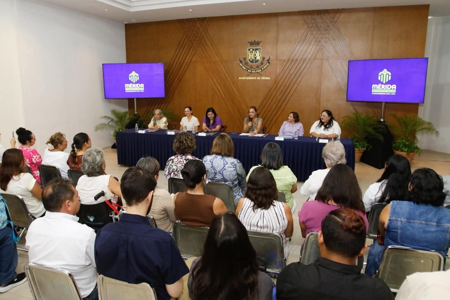 Cecilia Patrón presenta el diplomado “Raquel Dzib Cicero” para atender la violencia de género