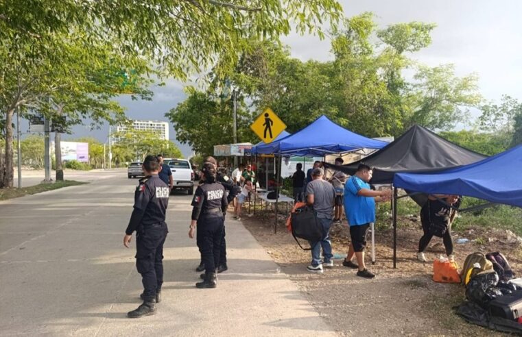 Ayuntamiento de Mérida libera de ambulantes la avenida de plaza La Isla