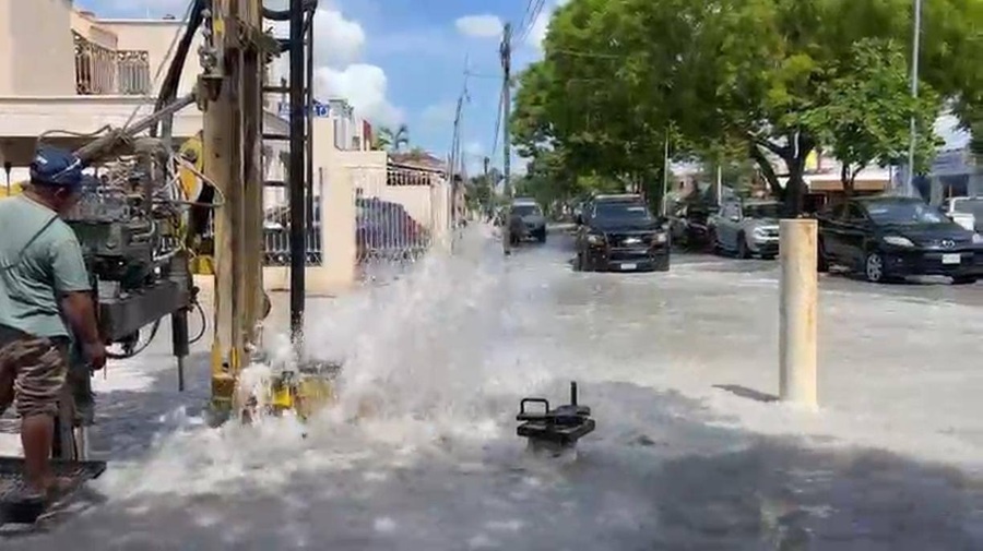 Apoya el Ayuntamiento a la Japay por daños a una tubería en la avenida 7 de Pensiones