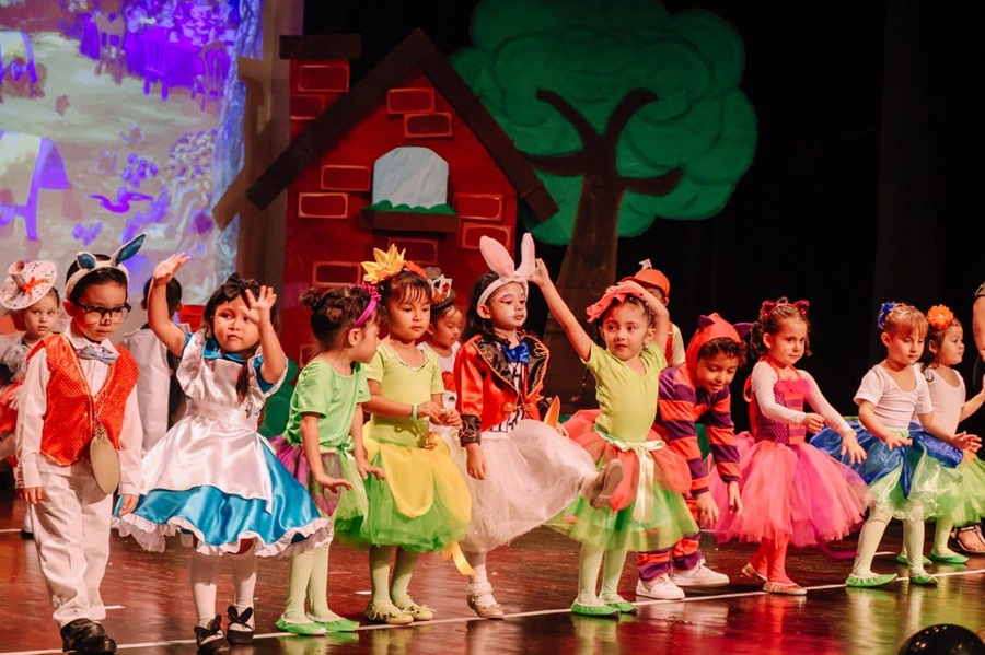 “Érase una vez” un festival lleno de magia y aprendizaje en los CENDIs del DIF Mérida