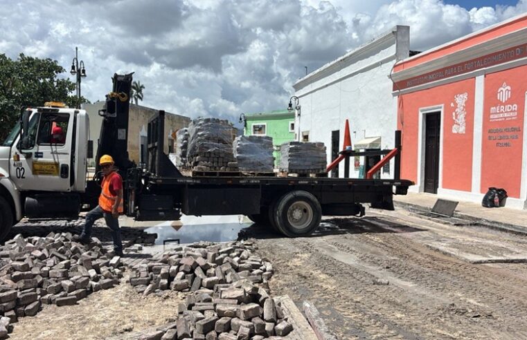 El Ayuntamiento de Mérida inicia la restauración de adoquines de La Ermita