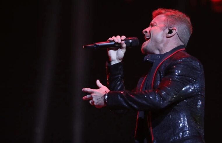 Miembro de Backstreet Boys demanda a policía porque turistas invaden su playa privada