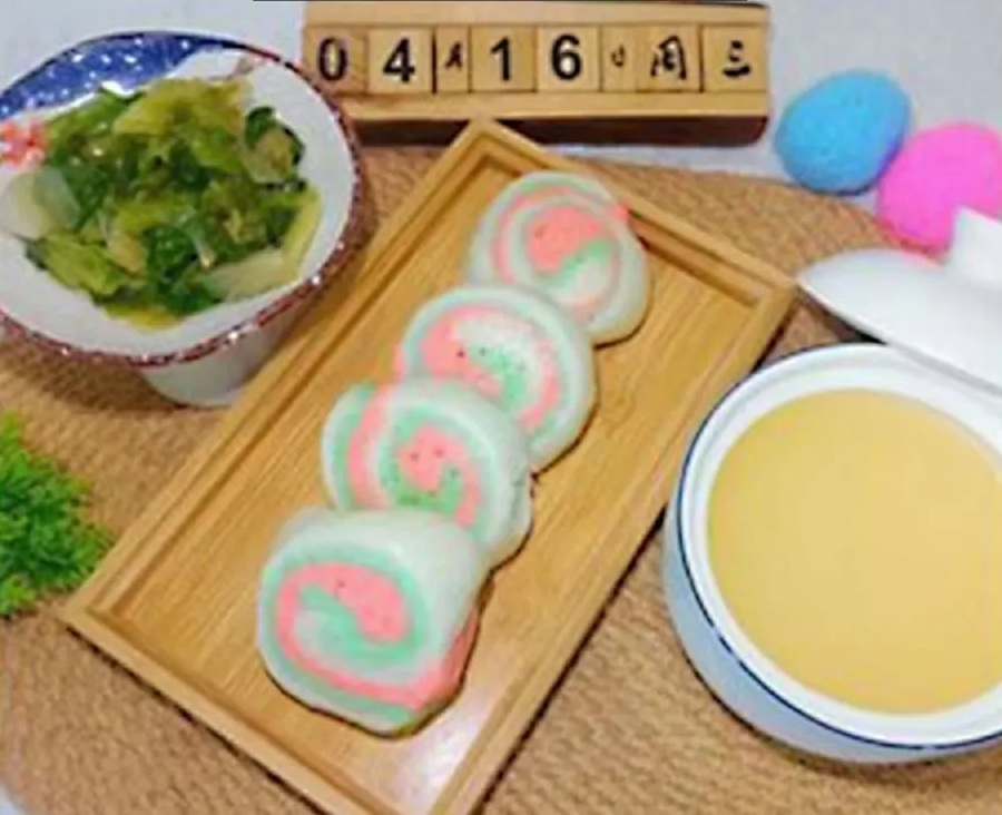 Maestra pinta comida para hacerla más “vistosa” y envenena a 233 niños