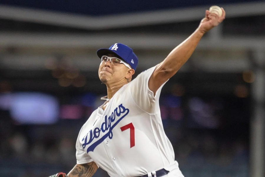 El mexicano Julio Urías busca volver a la MLB tras cumplir sanción por violencia doméstica