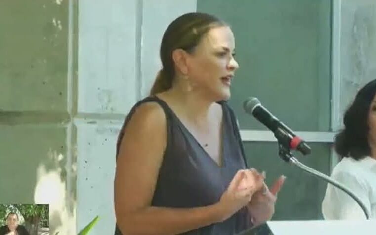 Cesados cinco funcionarios del Ayuntamiento, informa Cecilia Patrón