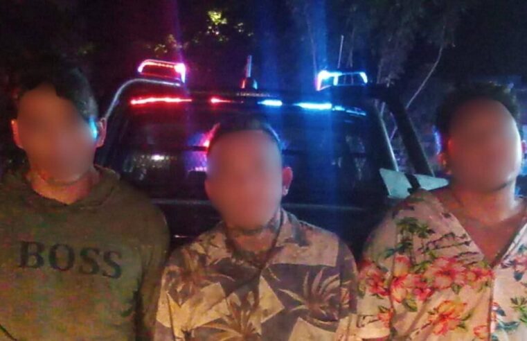 Sorprendidos merodeando casas de Ciudad Caucel con replica de pistola, tubos y bates