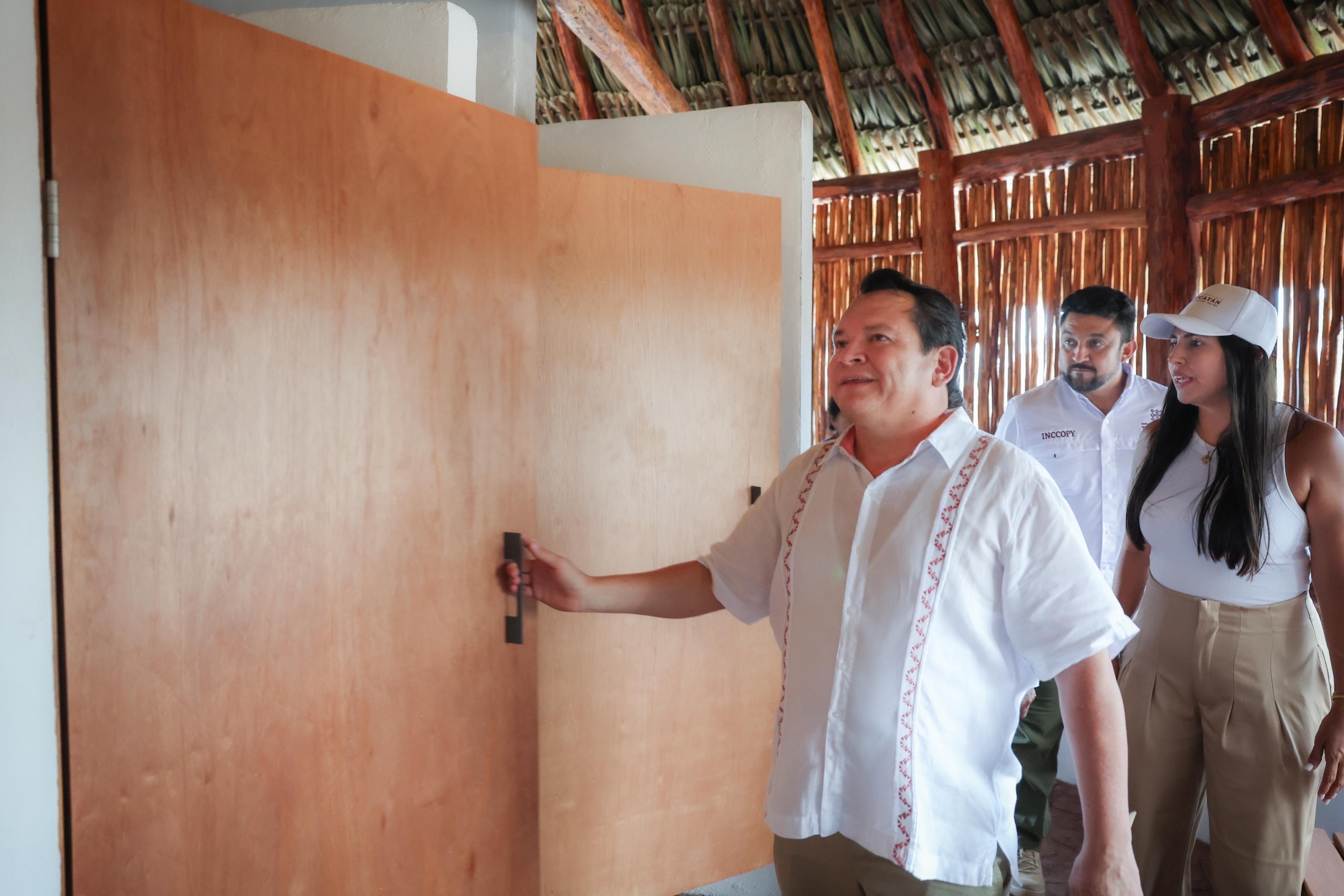 Entregan baños ecológicos para fortalecer turismo en San Felipe*